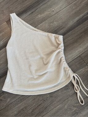 Boutique Cream Textured One-Shoulder Ruched Side Tie Top size 1X